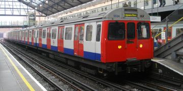 Tips Jalan-jalan Menggunakan Kereta Api