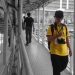 Sambil jalan bisa tetap update status