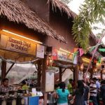 Deretan tenant kuliner khas Sulawesi
