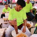 Makin dahsyat bin cetar membahana dilengkapi dengan "Rujak Tumbuk"