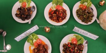 Berbagai menu Iga Sapi di Warung Komando