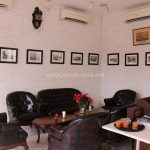 Set Sofa dengan sentuhan aksen klasik