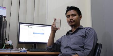 ASUS ZenPower 10050mAH benar-benar inovasi cerdas. Ukurannya mini, kapasitas dayanya maksi.