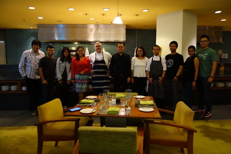 Bersama rekan-rekan blogger, Chef Alex dan Manajemen Hotel Alila Jakarta