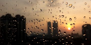 Embun pagi di jendela Alila Jakarta