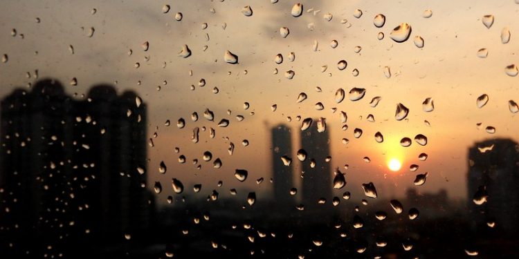Embun pagi di jendela Alila Jakarta