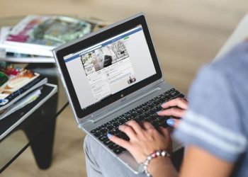 pengaturan tag facebook